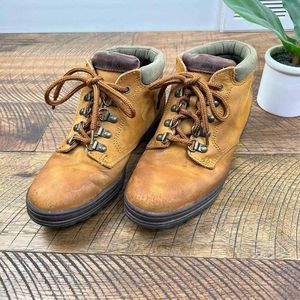 TIMBERLAND Brown Nubuck Leather Ankle Hiking Boot Women’s size 8